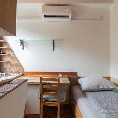 Cozy, Bright And Affordable Single Studio - Free Parking Ljubljana Buitenkant foto