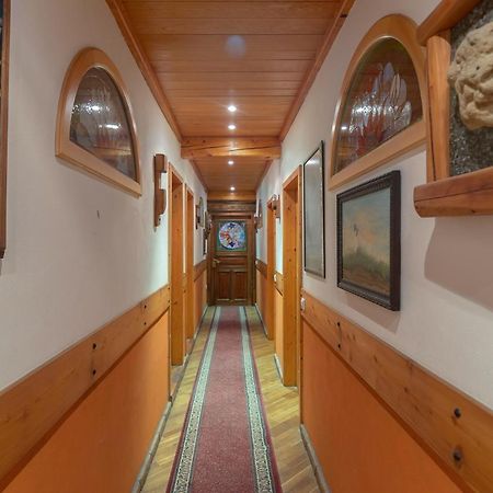 Cozy, Bright And Affordable Single Studio - Free Parking Ljubljana Buitenkant foto