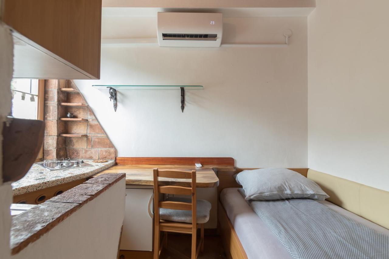 Cozy, Bright And Affordable Single Studio - Free Parking Ljubljana Buitenkant foto