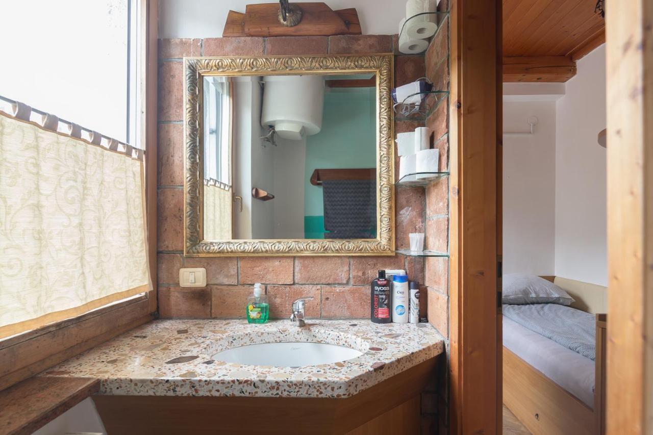 Cozy, Bright And Affordable Single Studio - Free Parking Ljubljana Buitenkant foto