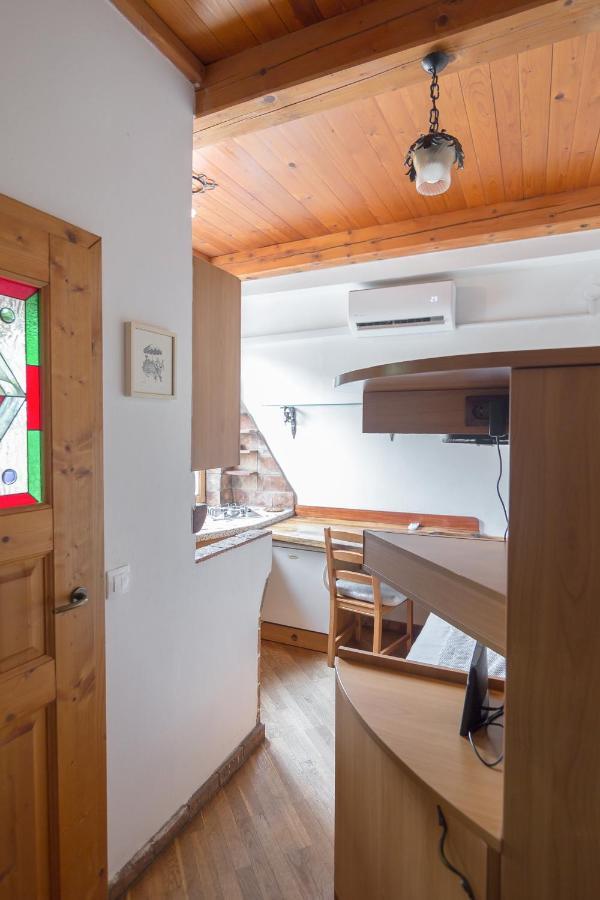 Cozy, Bright And Affordable Single Studio - Free Parking Ljubljana Buitenkant foto